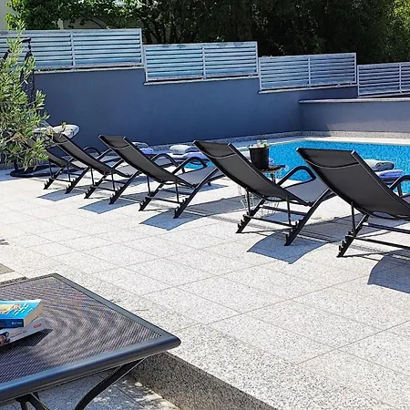 Apartment Moderne In Mit Schoener Terrasse By Interhome *